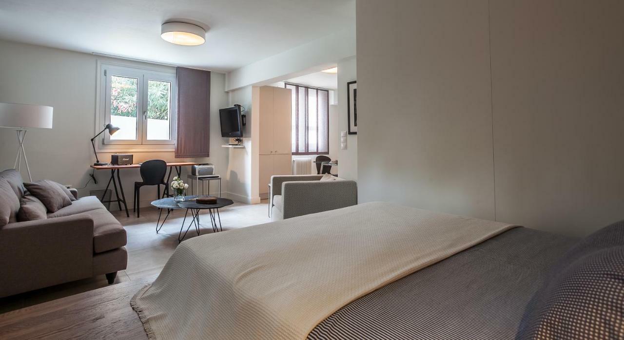 Unique Semi-Basement Stay At The Foot Of The Acropolis Atenas Exterior foto