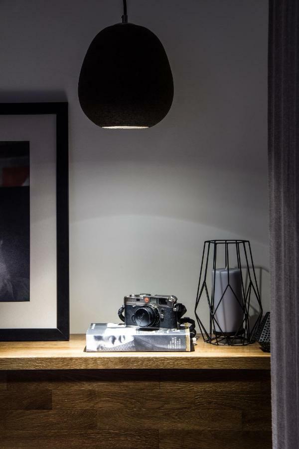 Unique Semi-Basement Stay At The Foot Of The Acropolis Atenas Exterior foto