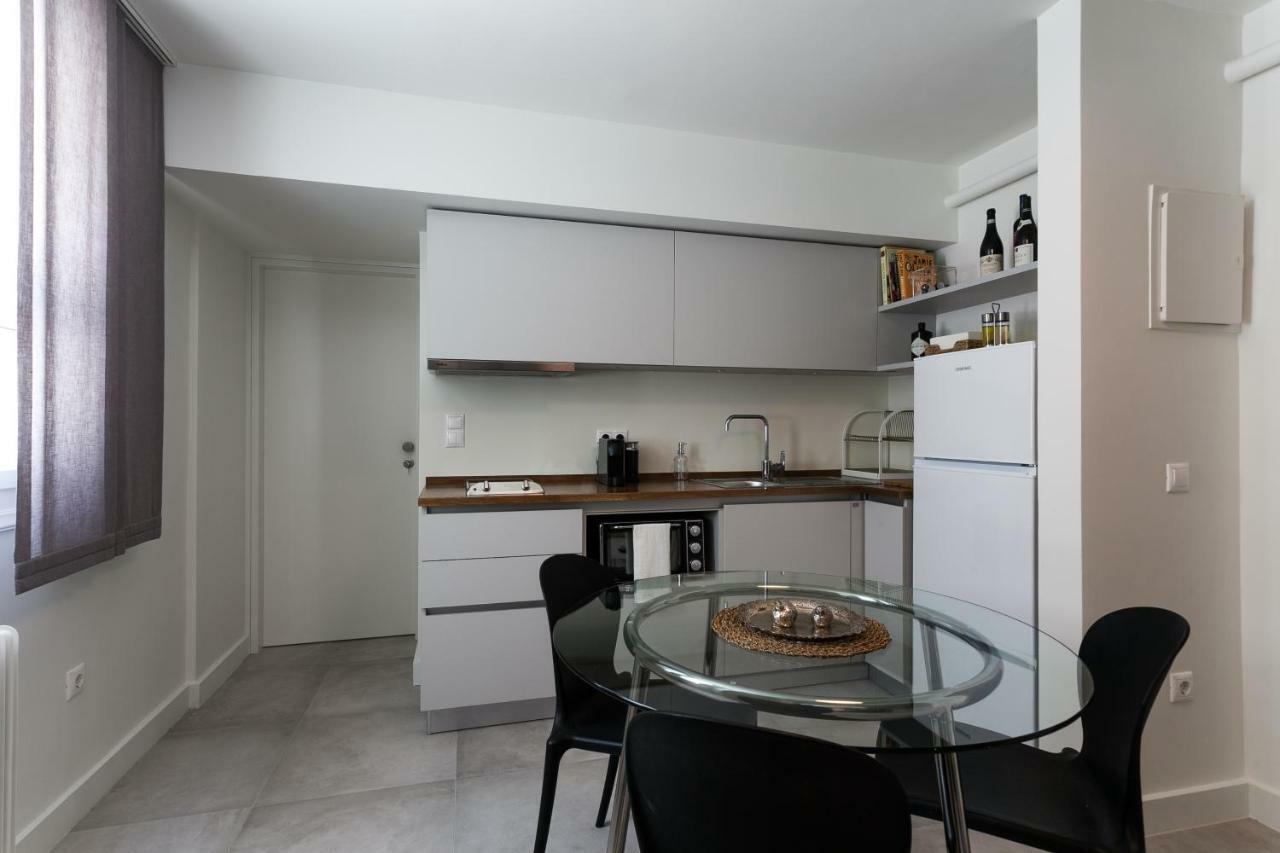 Unique Semi-Basement Stay At The Foot Of The Acropolis Atenas Exterior foto