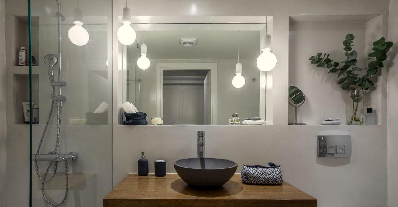 Unique Semi-Basement Stay At The Foot Of The Acropolis Atenas Exterior foto