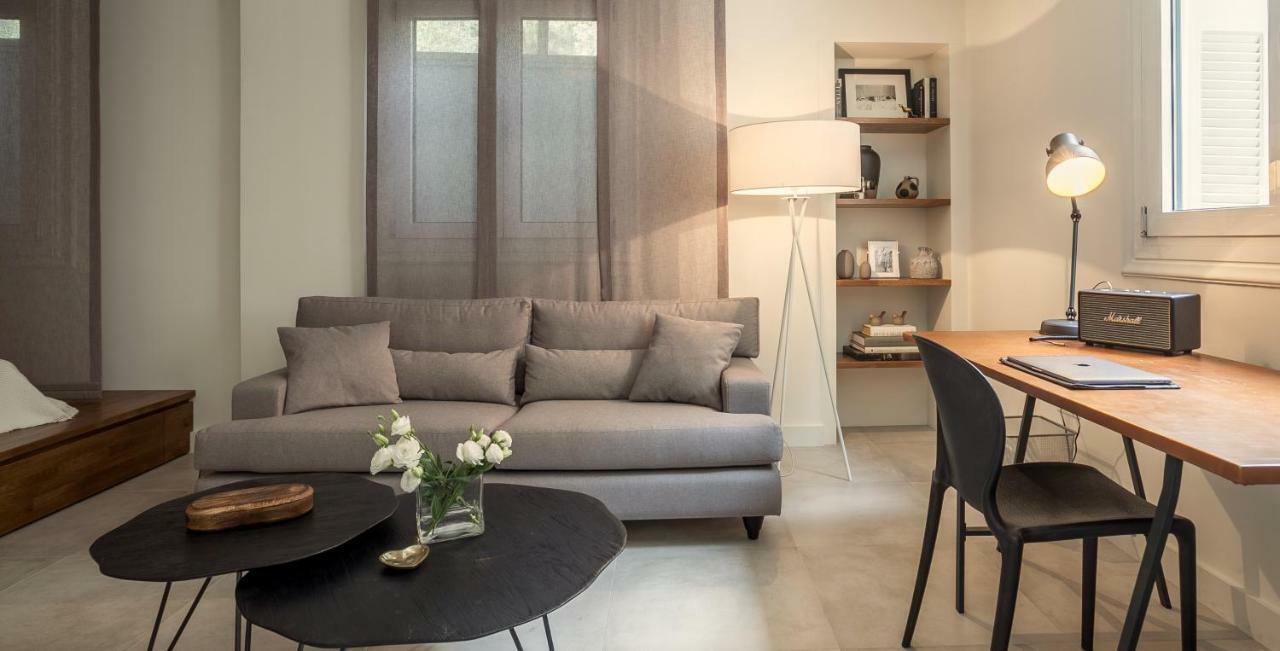 Unique Semi-Basement Stay At The Foot Of The Acropolis Atenas Exterior foto