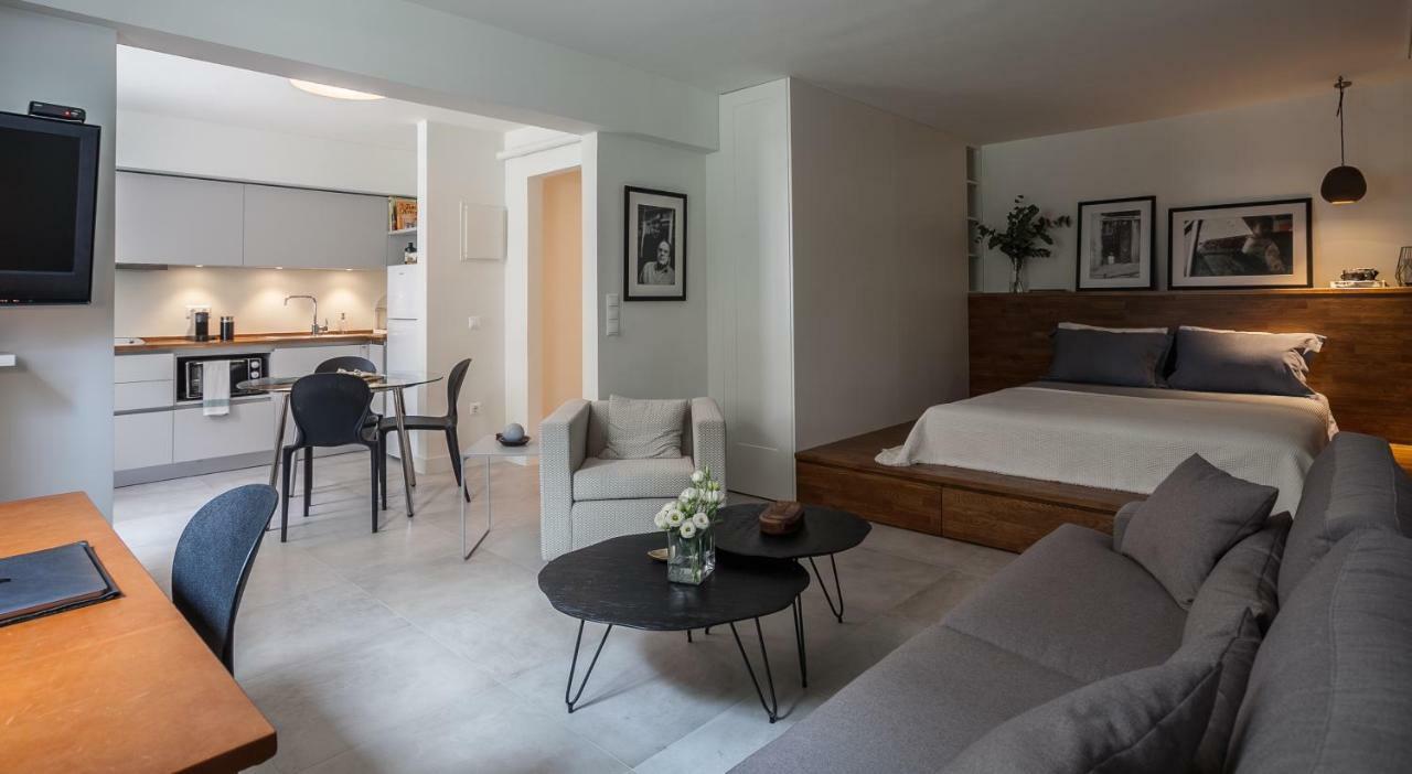 Unique Semi-Basement Stay At The Foot Of The Acropolis Atenas Exterior foto