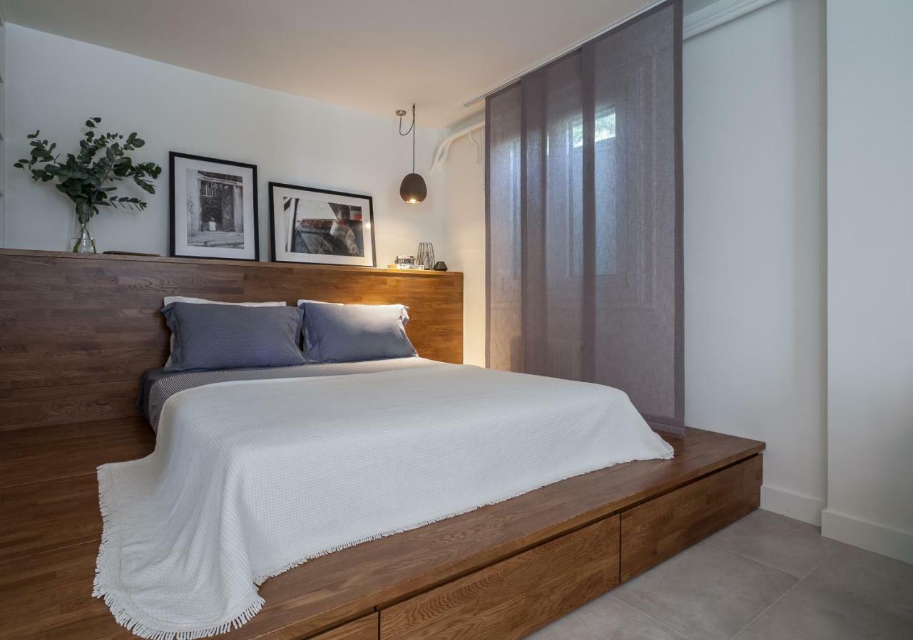Unique Semi-Basement Stay At The Foot Of The Acropolis Atenas Exterior foto
