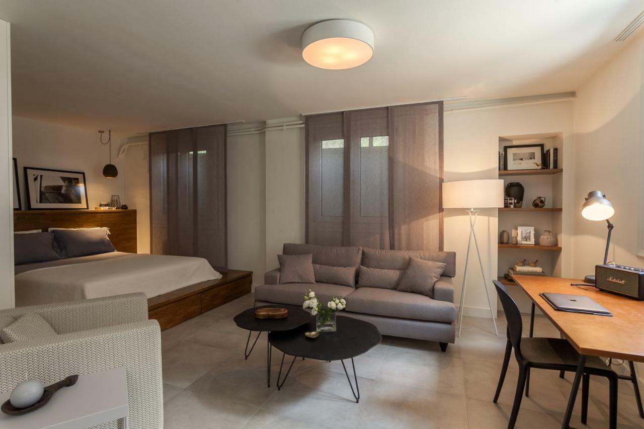Unique Semi-Basement Stay At The Foot Of The Acropolis Atenas Exterior foto